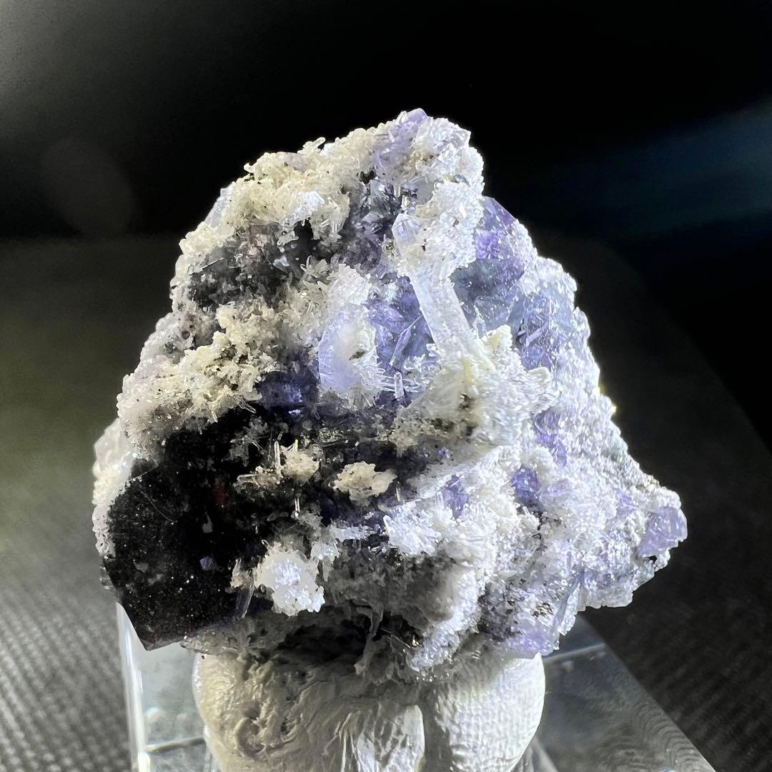 ヤオガンシャン産　パイライトが美しい‼︎ 「藤紫色」フローライト