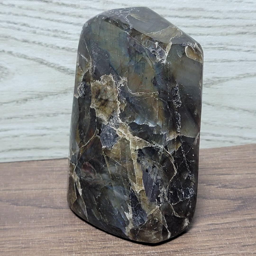 巨大ラブラドライト 原石 789g　台座付