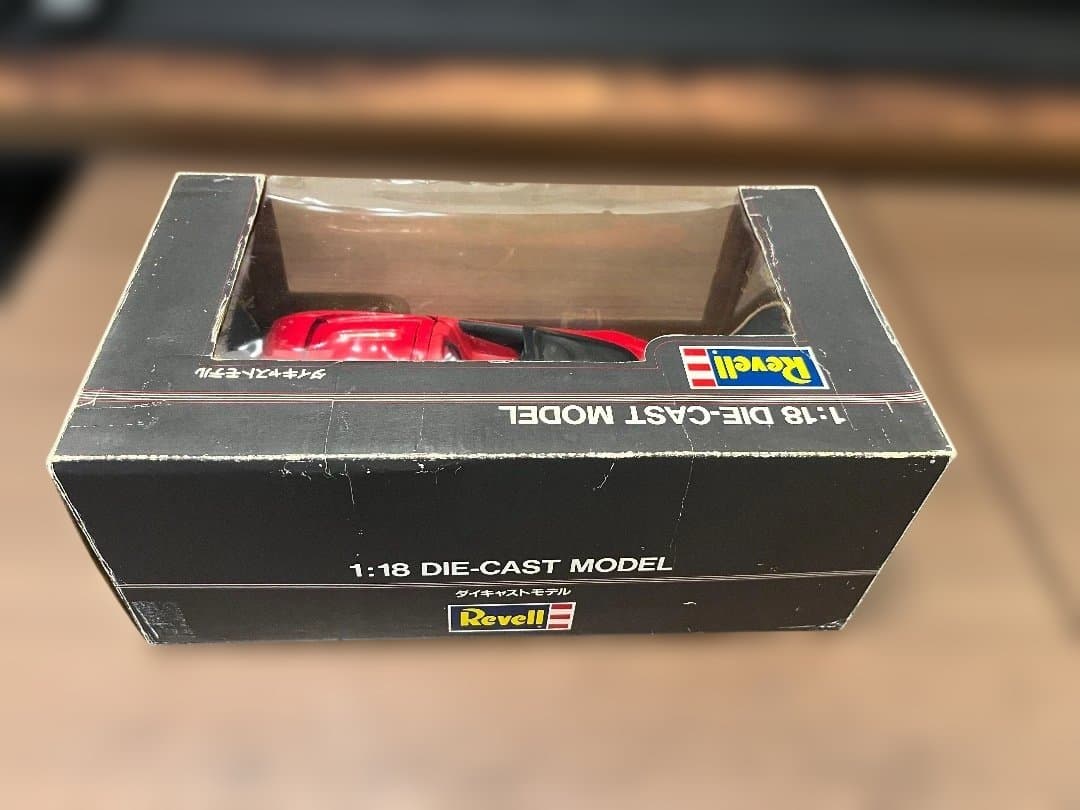 Revell 1:18 Pininfarina Mythos レッド