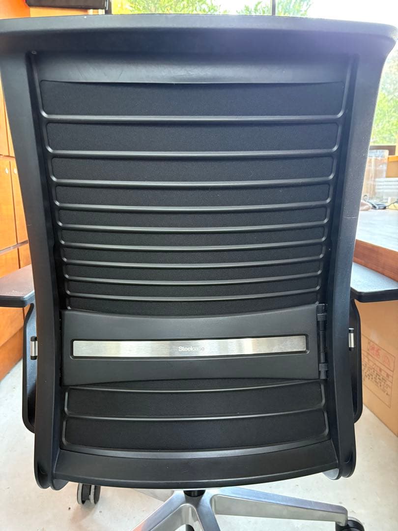 ② Steelcase オフィスチェア 黒 レザー　希少　旧モデル　美品　4脚有