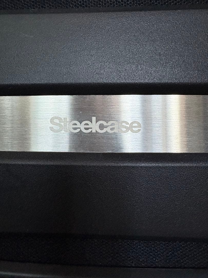 ② Steelcase オフィスチェア 黒 レザー　希少　旧モデル　美品　4脚有