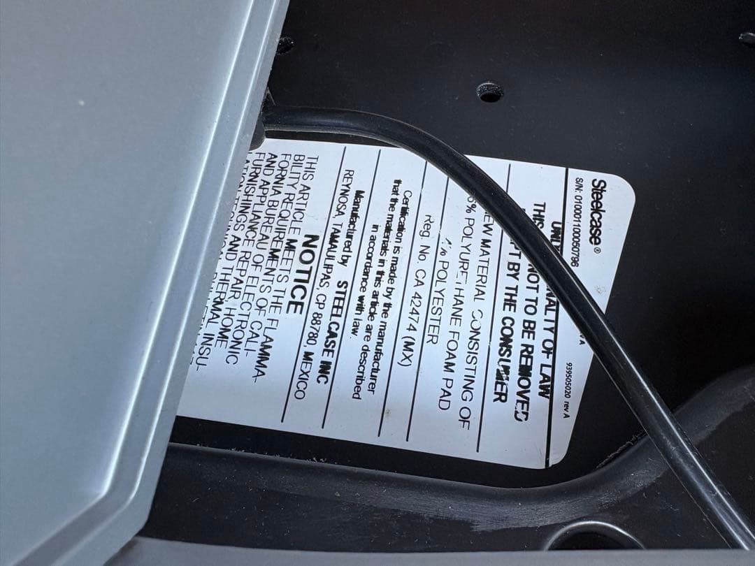 ② Steelcase オフィスチェア 黒 レザー　希少　旧モデル　美品　4脚有