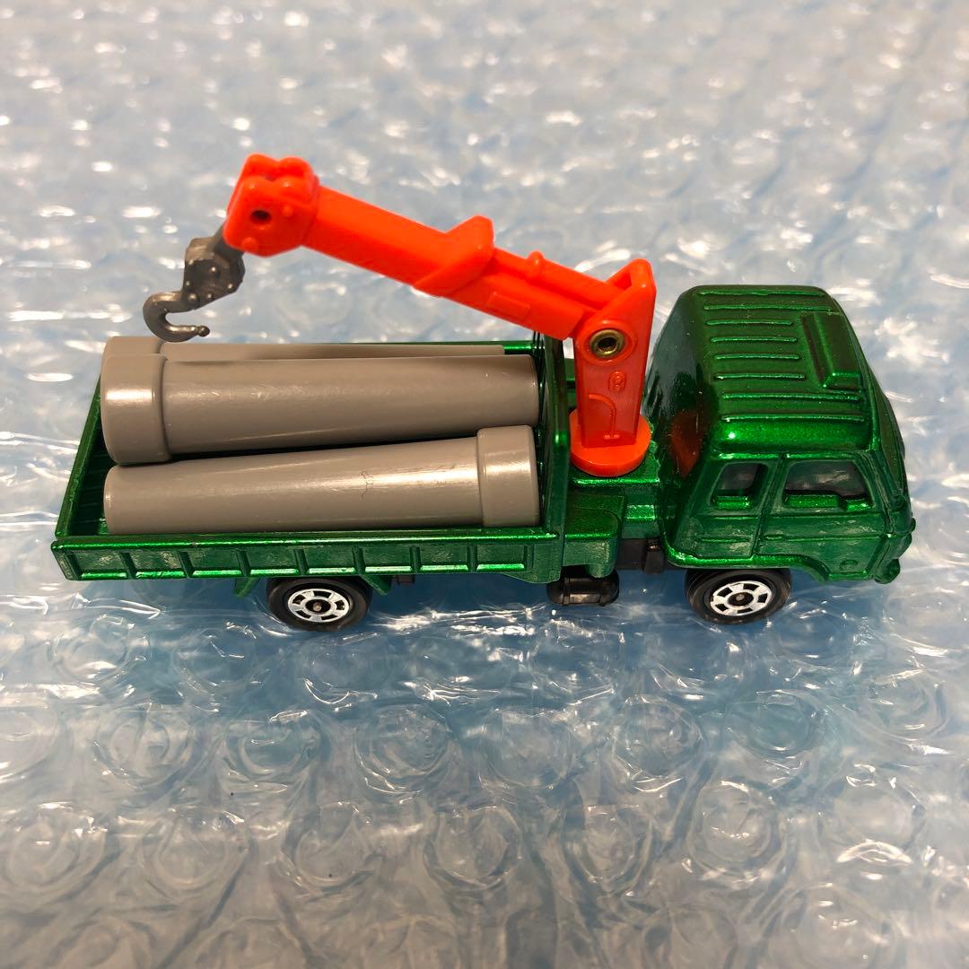 トミカ UDクレーン付カーゴトラック 1/104