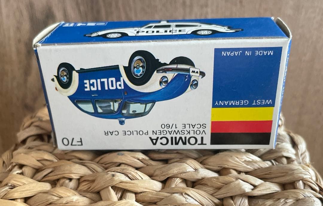 〈トミカ〉青箱 F70 フォルクスワーゲン ポリスカー 黒 (日本製)