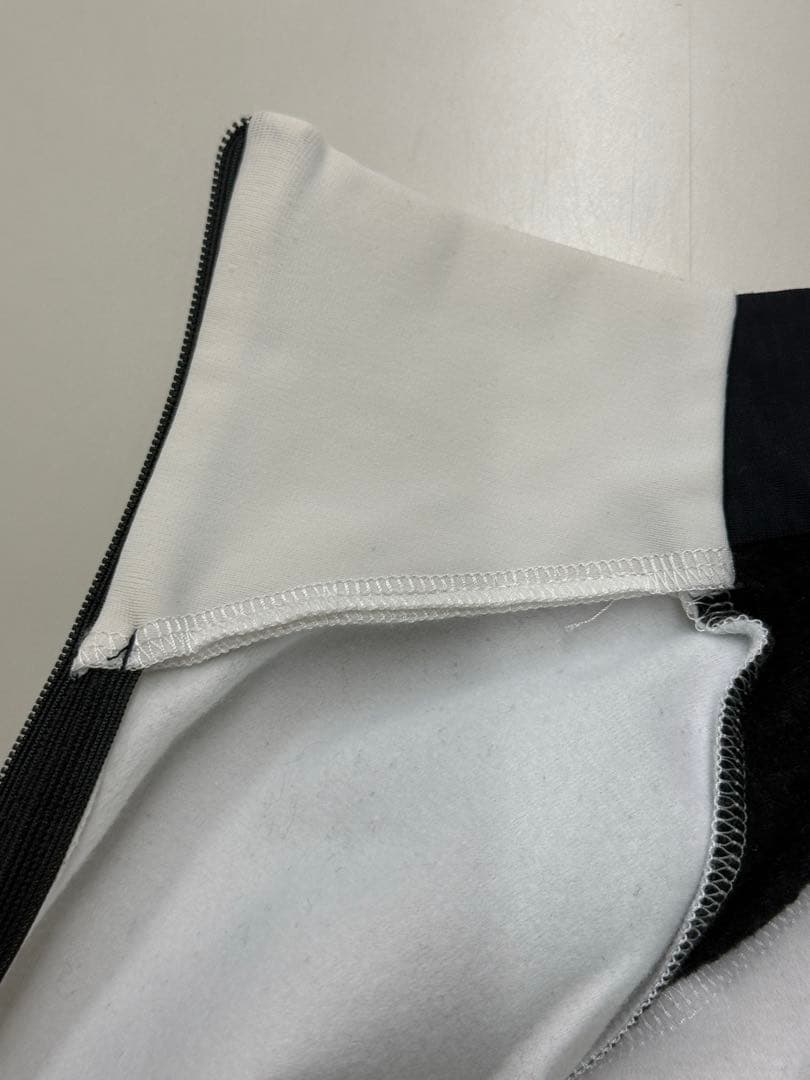 13日で出品終了　ASSOS MERCEDES AMG PETRONAS ジレ