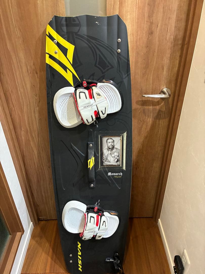 Naish カイトサーフボード 　 130x40 cmモナークデザイン
