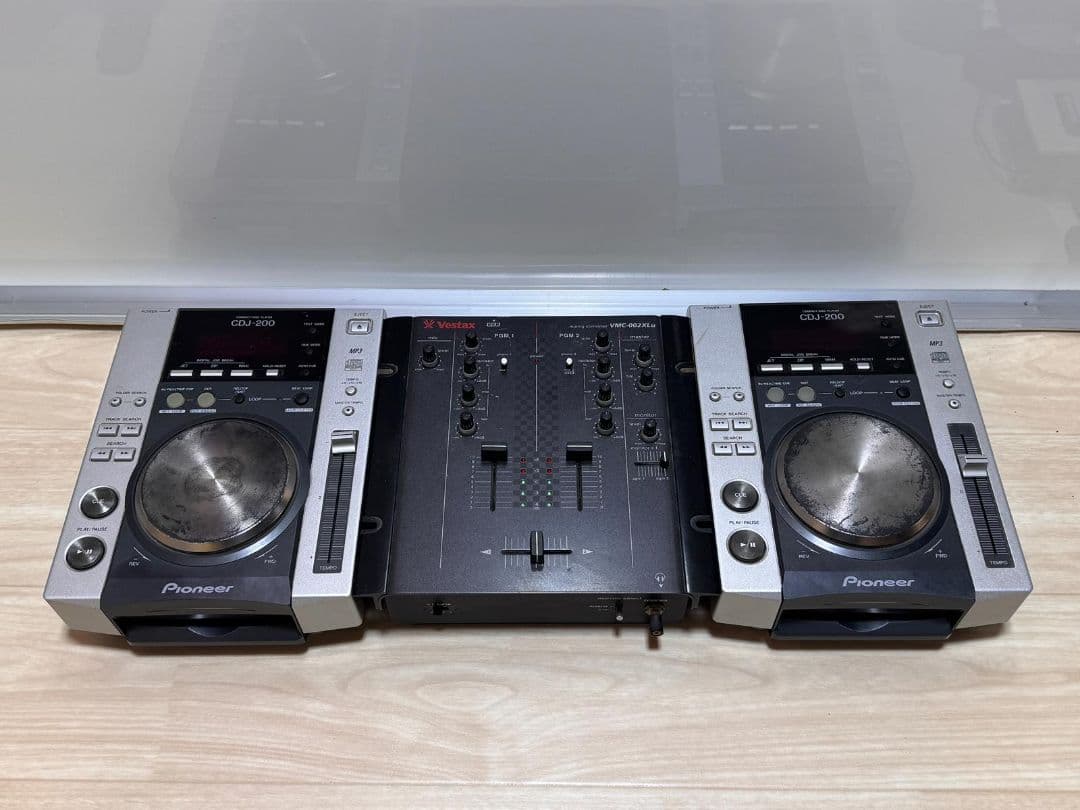 Pioneer、Vestax CDJ-200 & VMX-002XLU セット