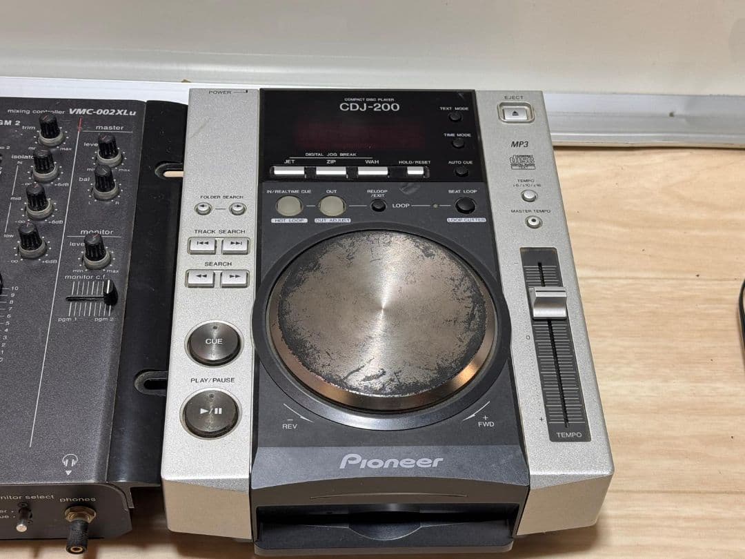 Pioneer、Vestax CDJ-200 & VMX-002XLU セット