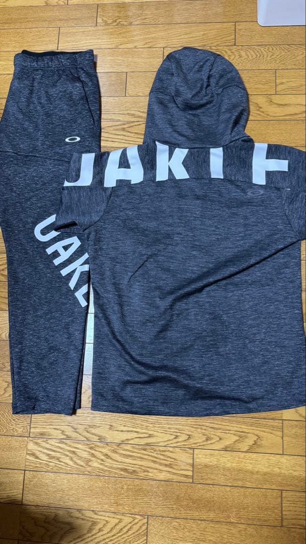 OAKLEY フード付きジャージ上下セット