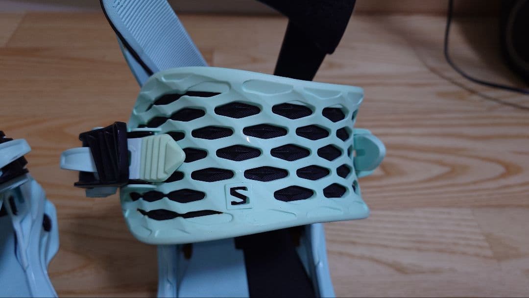 サロモン　ビンディング　ホログラム