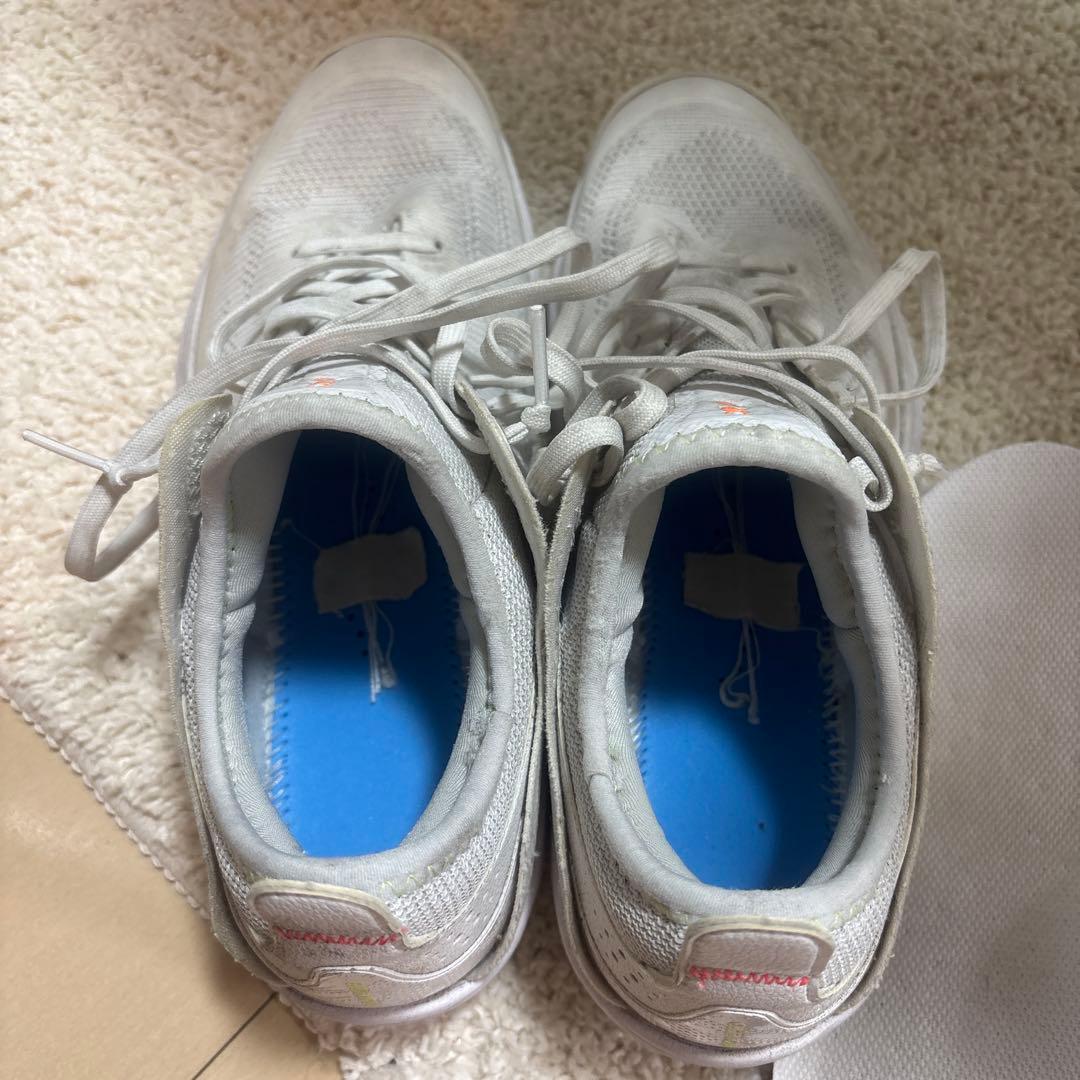 バスケットシューズ