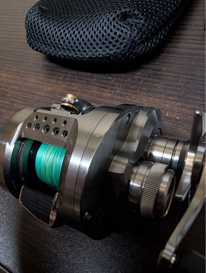 シマノ　23 カルカッタコンクエストBFS HG 右ハンドル　美品