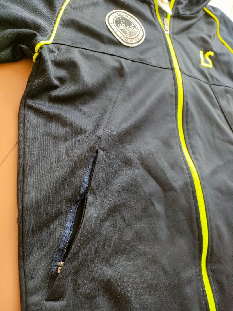 ウェア LUZeSOMBRA