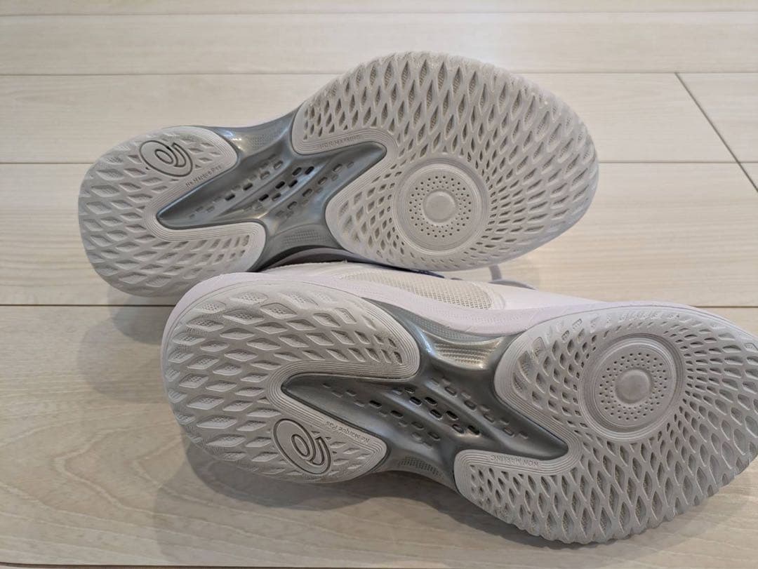 グライドノヴァFF4 バスケットボールシューズ