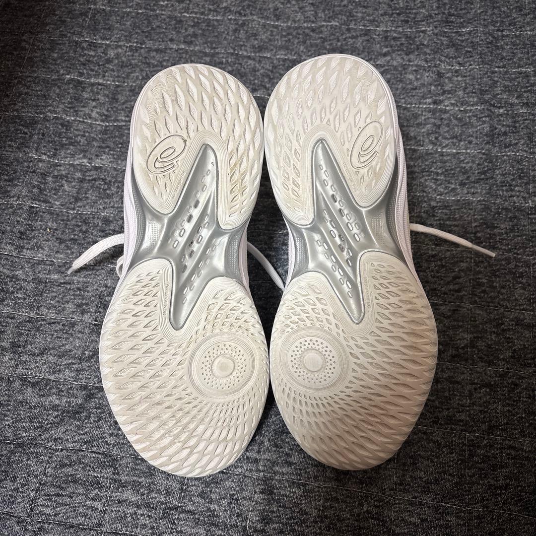 グライドノヴァFF4 バスケットボールシューズ