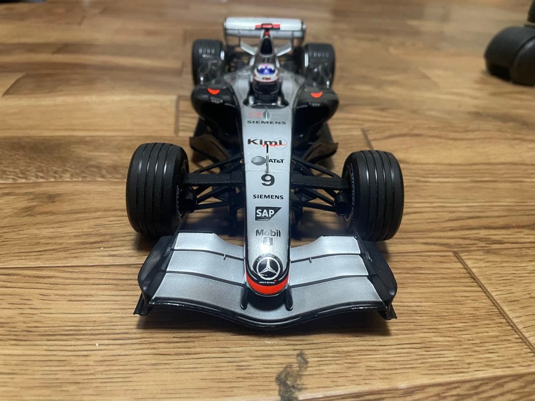 ミニチャンプス　マクラーレンメルセデスMP4-20　キミ・ライコネン　箱無し