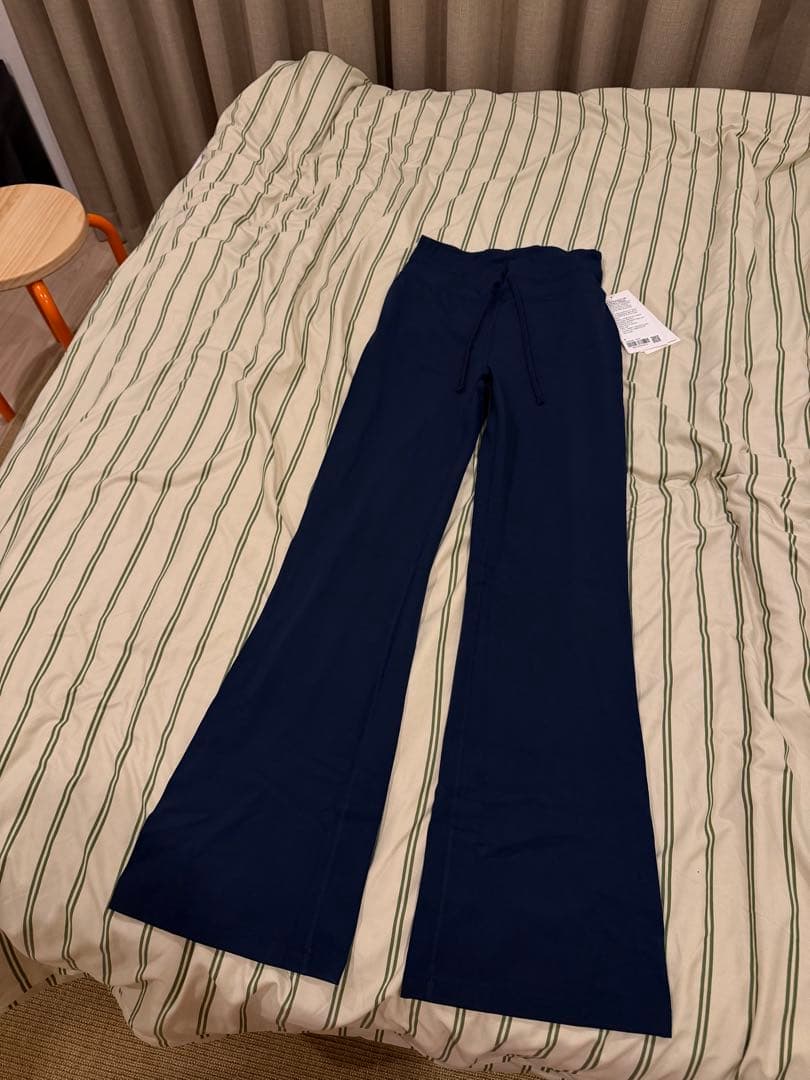 Lululemon ルルレモンGrooveハイライズブーツカットパンツショート