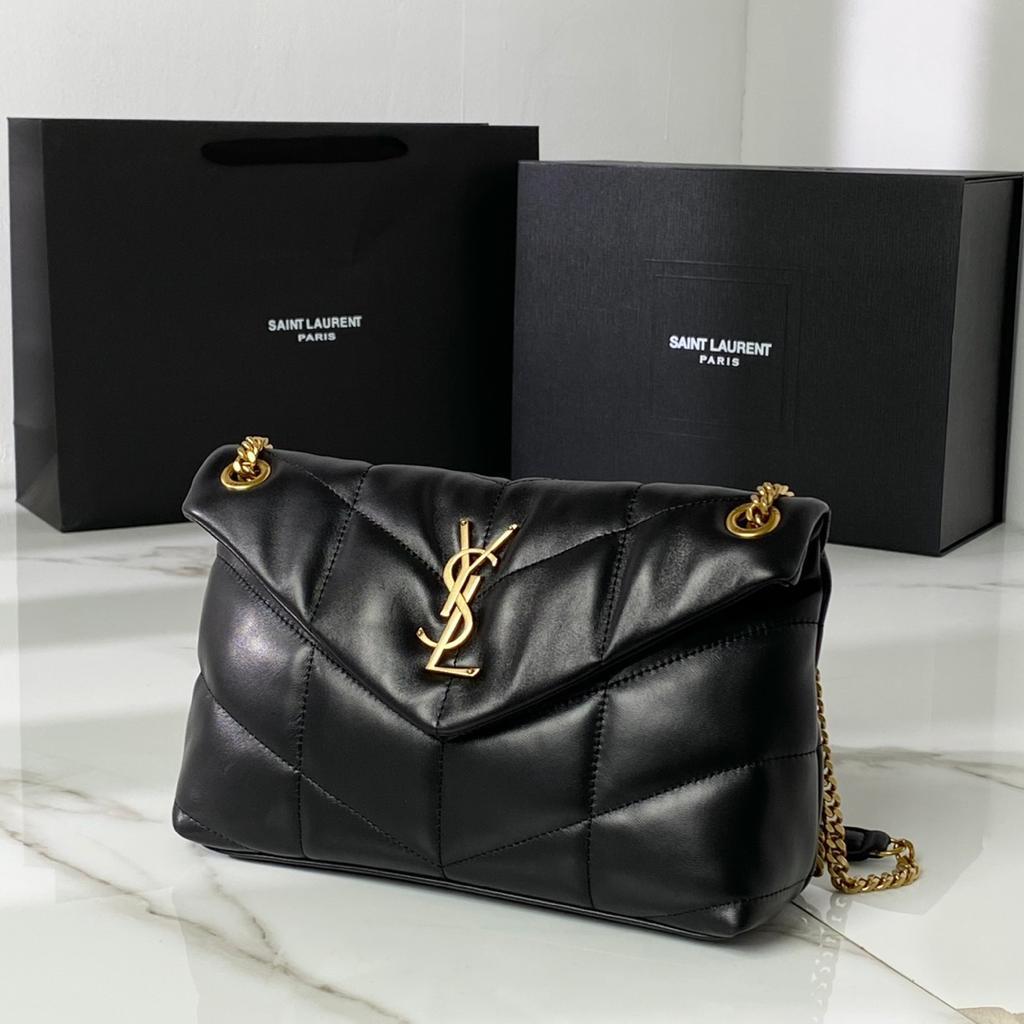 大人気！YSLブラック　肩掛け　ショルダーバッグ　レザー
