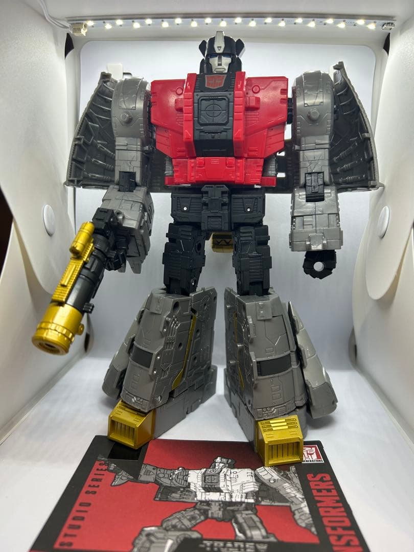 スラージ　 トランスフォーマー　スタジオシリーズ