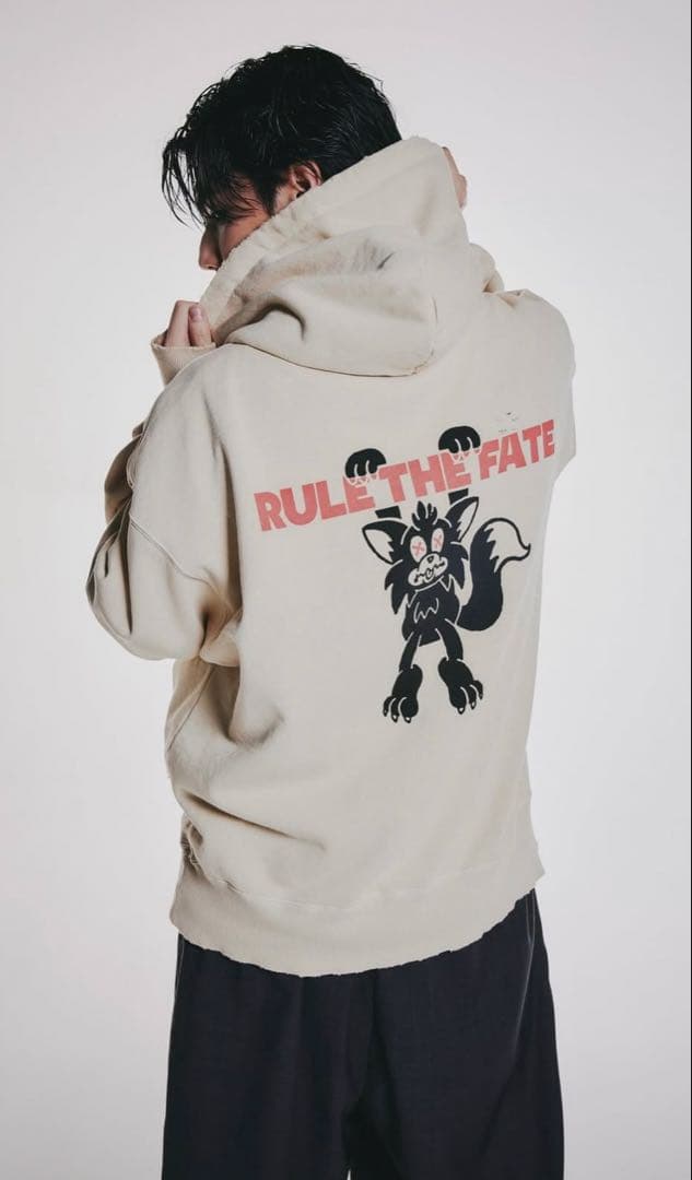 RULE THE FATE パーカー