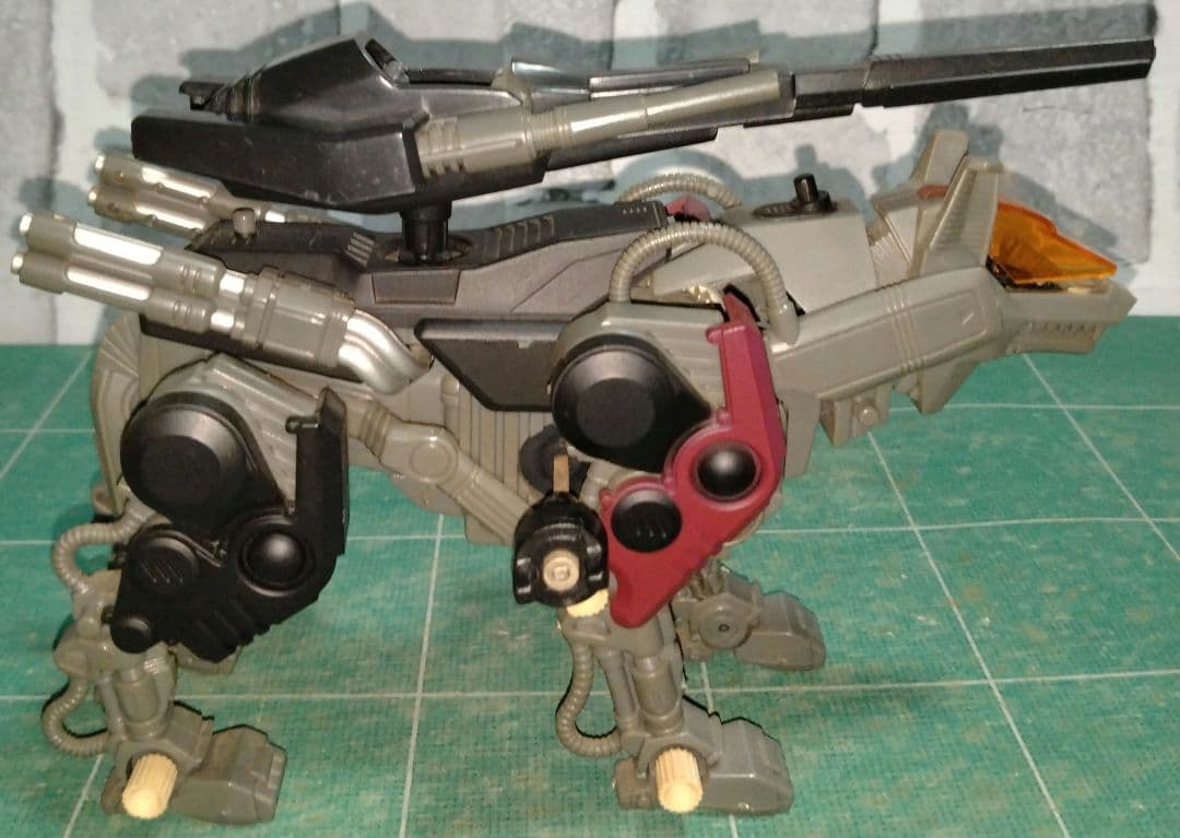 ゾイド　ライトニングサイクス＆コマンドウルフ(ア−バイン仕様)