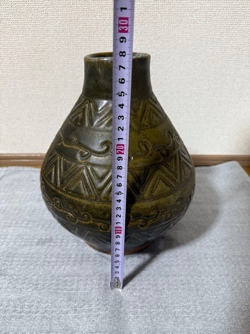 幾何学模様のダークグリーン茶色陶器花瓶 昭和レトロ アンティーク