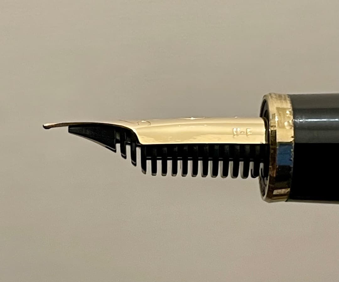 【珍品・大型18金ニブ】セーラー万年筆　プロフィット　18K 細字　美品