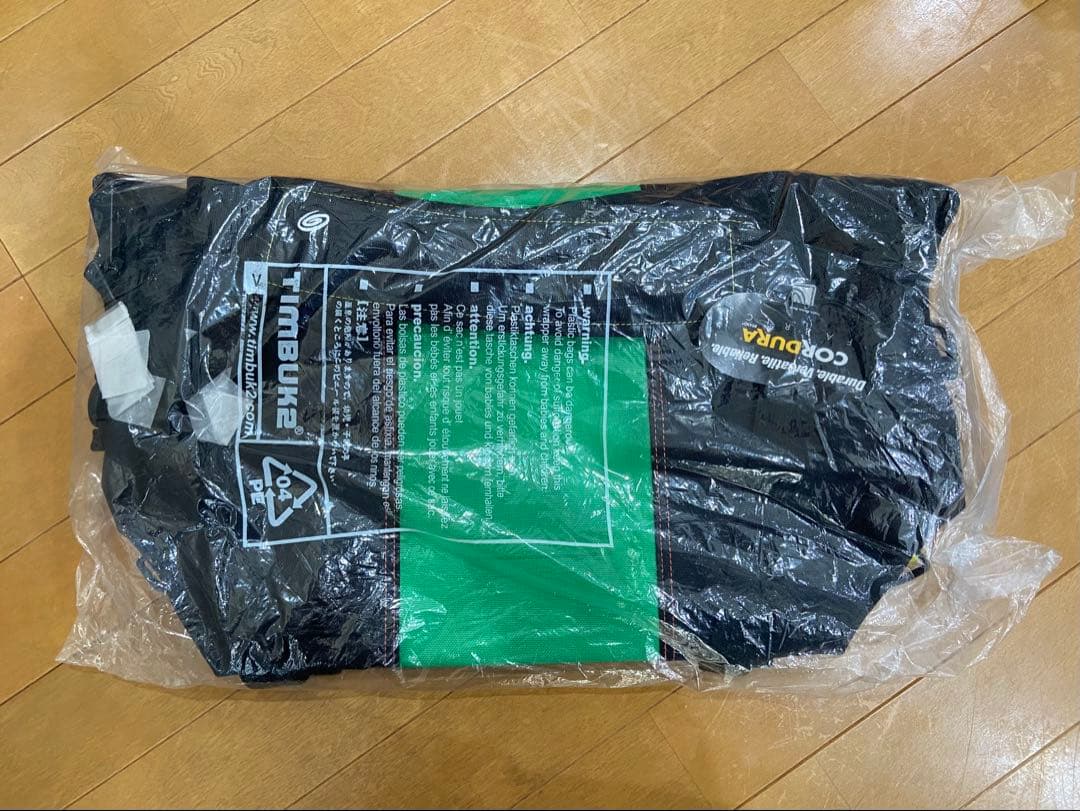 【連休特価】 Timbuk2 メッセンジャーバッグ 黒/緑 Mサイズ