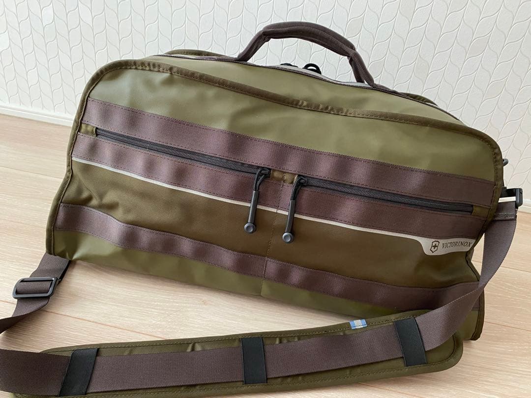 【週末SALE】極美品VICTORINOX ビクトリノックス　ボストンバッグ 緑