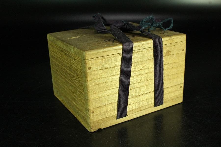 中国美術 堆朱 刻松下人物紋 香合(K-A833)