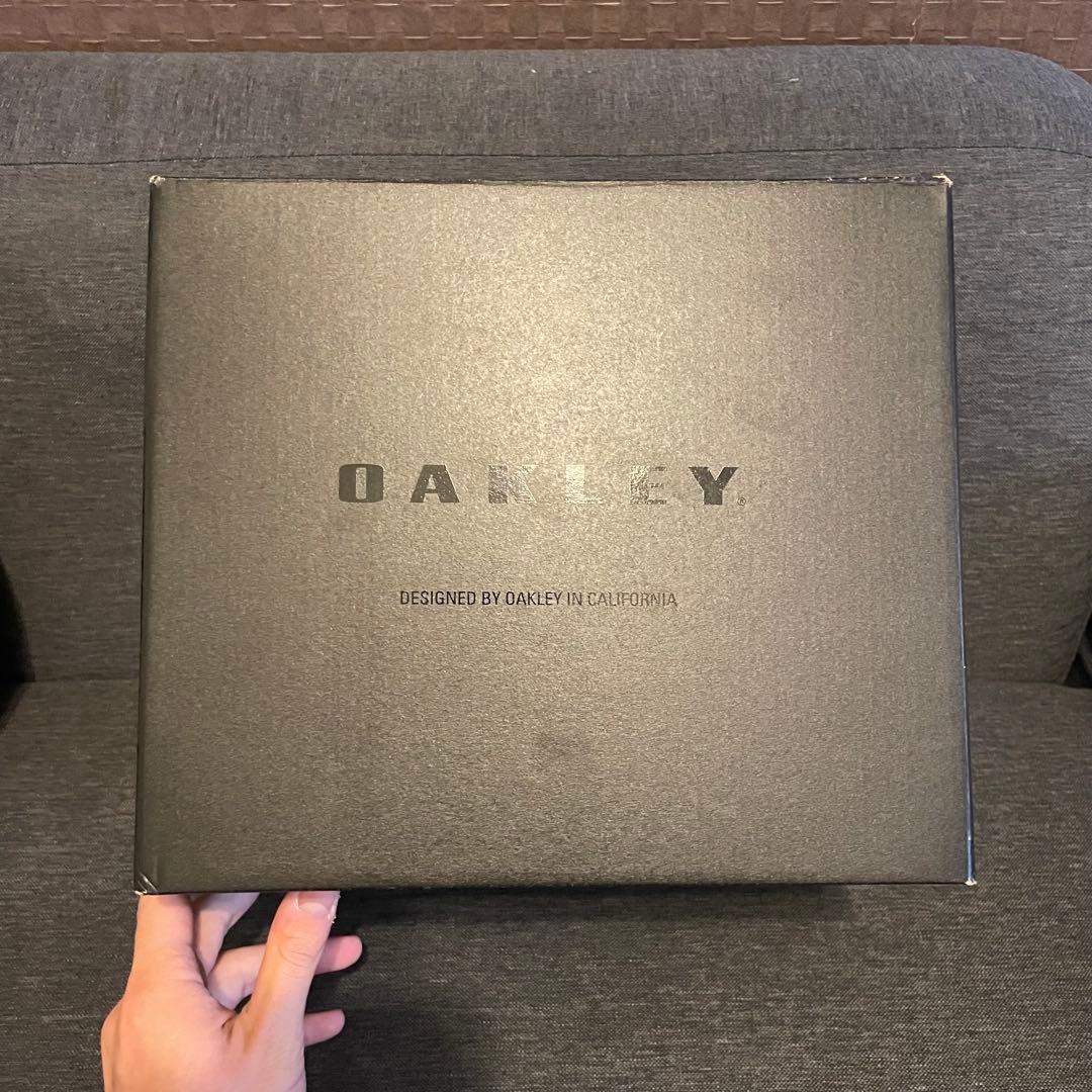 【箱付き！】OAKLEY(オークリー) ヘルメット