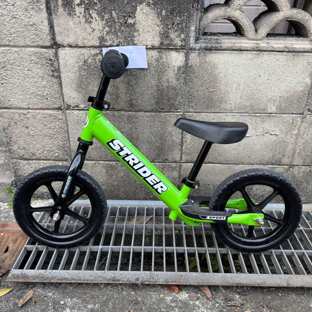 ストライダー　スポーツモデル　12インチ　グリーン