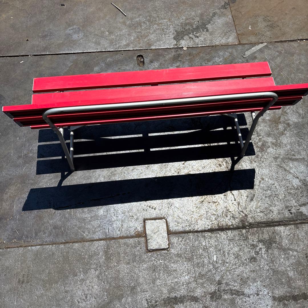 Coca-Cola 赤いアウトドアベンチ