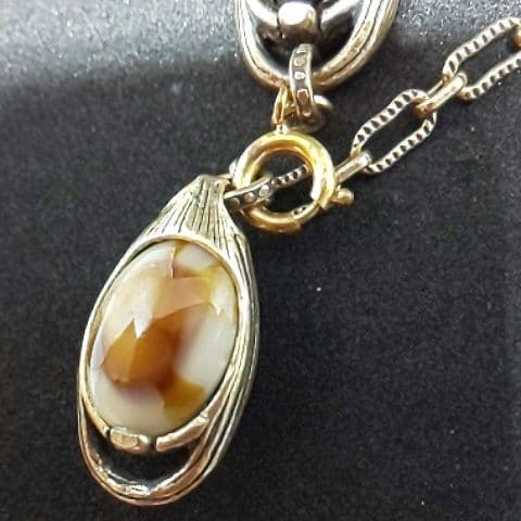 イギリス ヴィンテージ MIRACLE社 琥珀のブレスレット