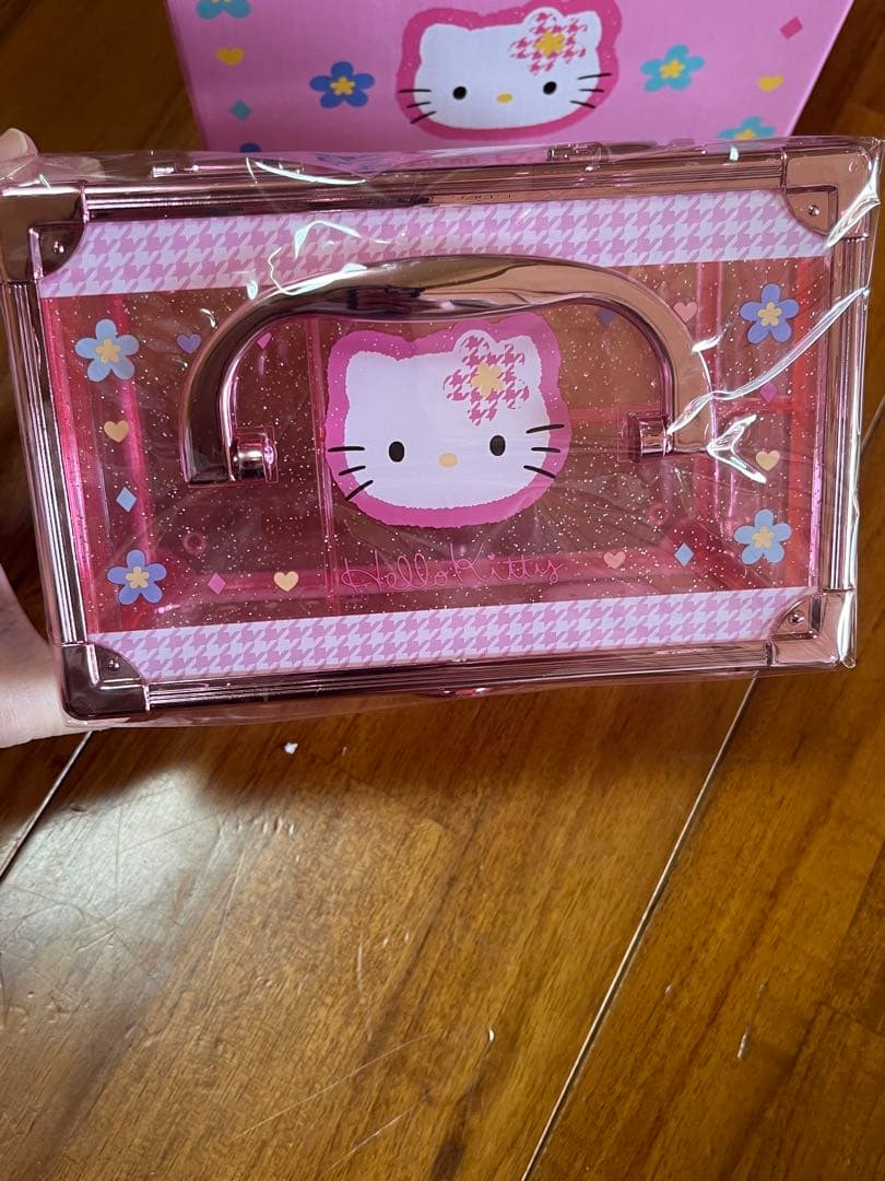 ハローキティ カオハナ バニティケース