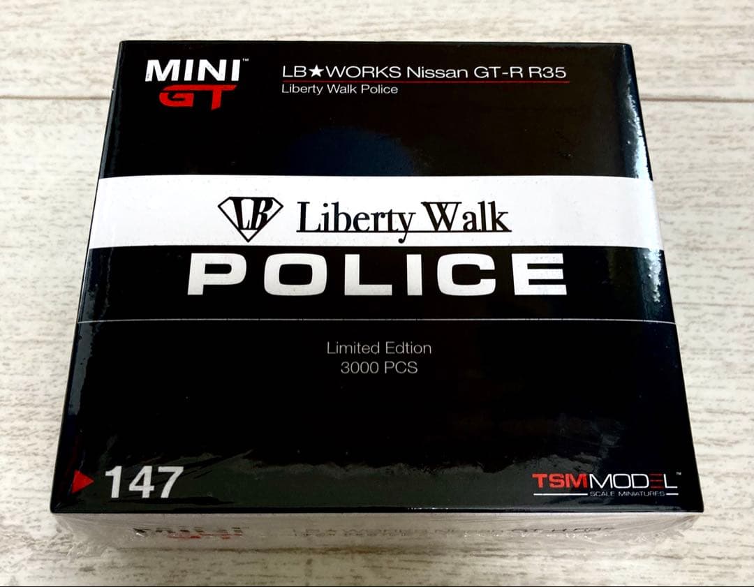 ミニカー mini gt LB works Nissan GT-R R35 police