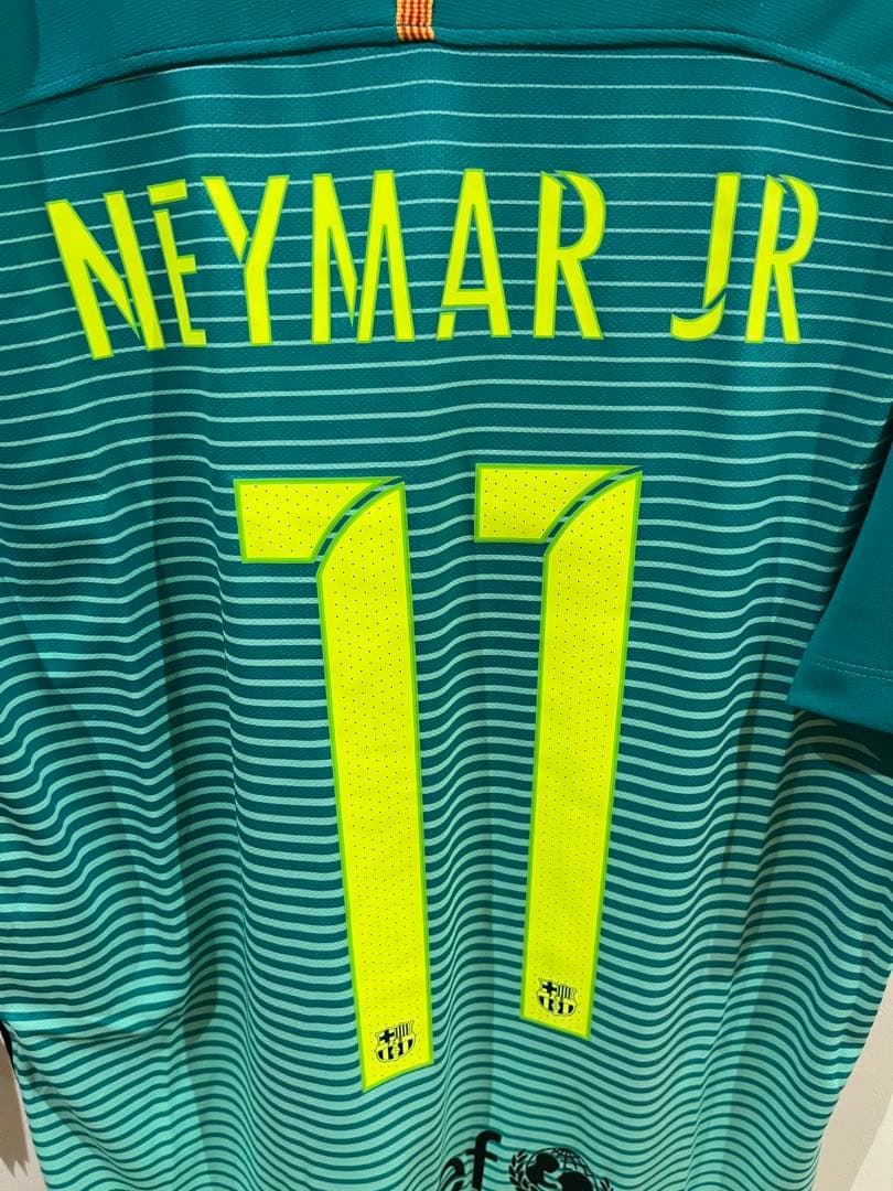 サッカー　NIKE バルセロナ ネイマール　ユニフォーム　未使用、タグ付き