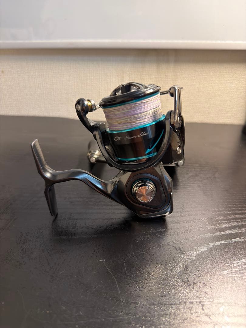 21 エメラルダス AIR LT2500-DH スピニングリール