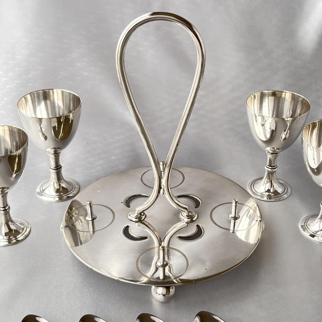 【William Huttonn】アールデコ エッグクルーエ エッグカップ