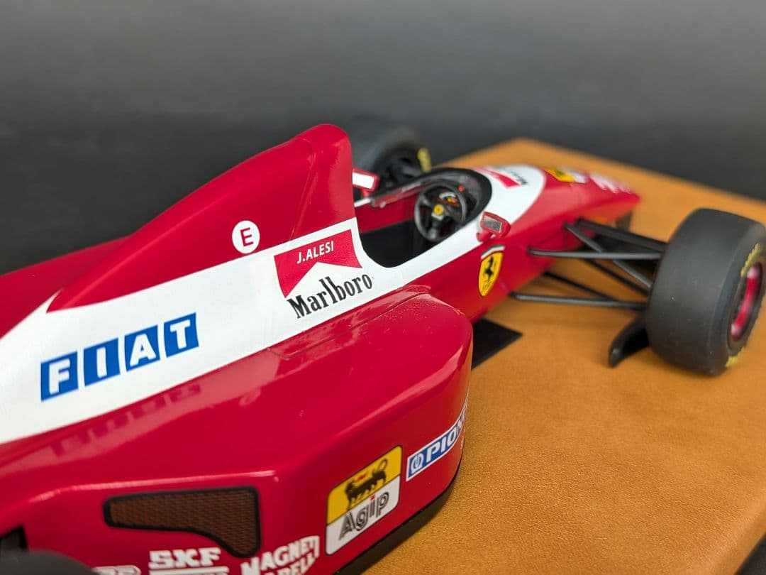 ミニチャンプス 1/18 フェラーリ F93A 1993 #27 J.アレジ