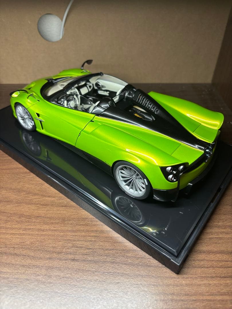AUTOart パガーニ　ウアイラ　1:18