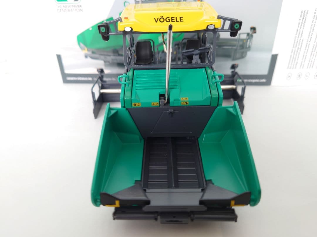 VOGELE 　SUPER1900-5i　NZG 1/50 フィニッシャー