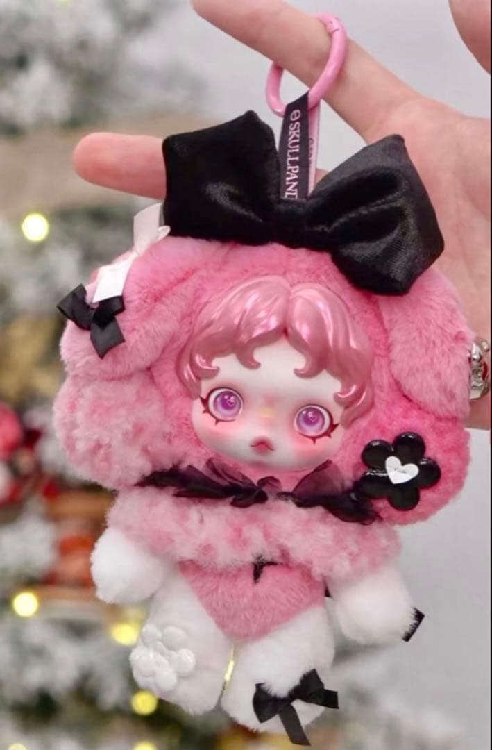 SKULLPANDA × サンリオ ぬいぐるみペンダント 2体　【日本購入品】