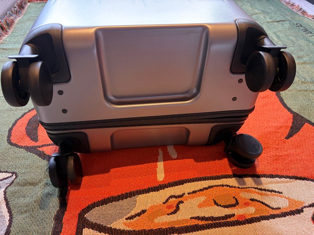 VELO ヴェーロ　伸縮型　スーツケース　三段階サイズ可変式　グレー