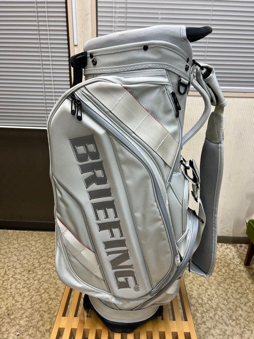 ブリーフィング✖️ GRAPHITE DESIGN CR-10 キャディバッグ