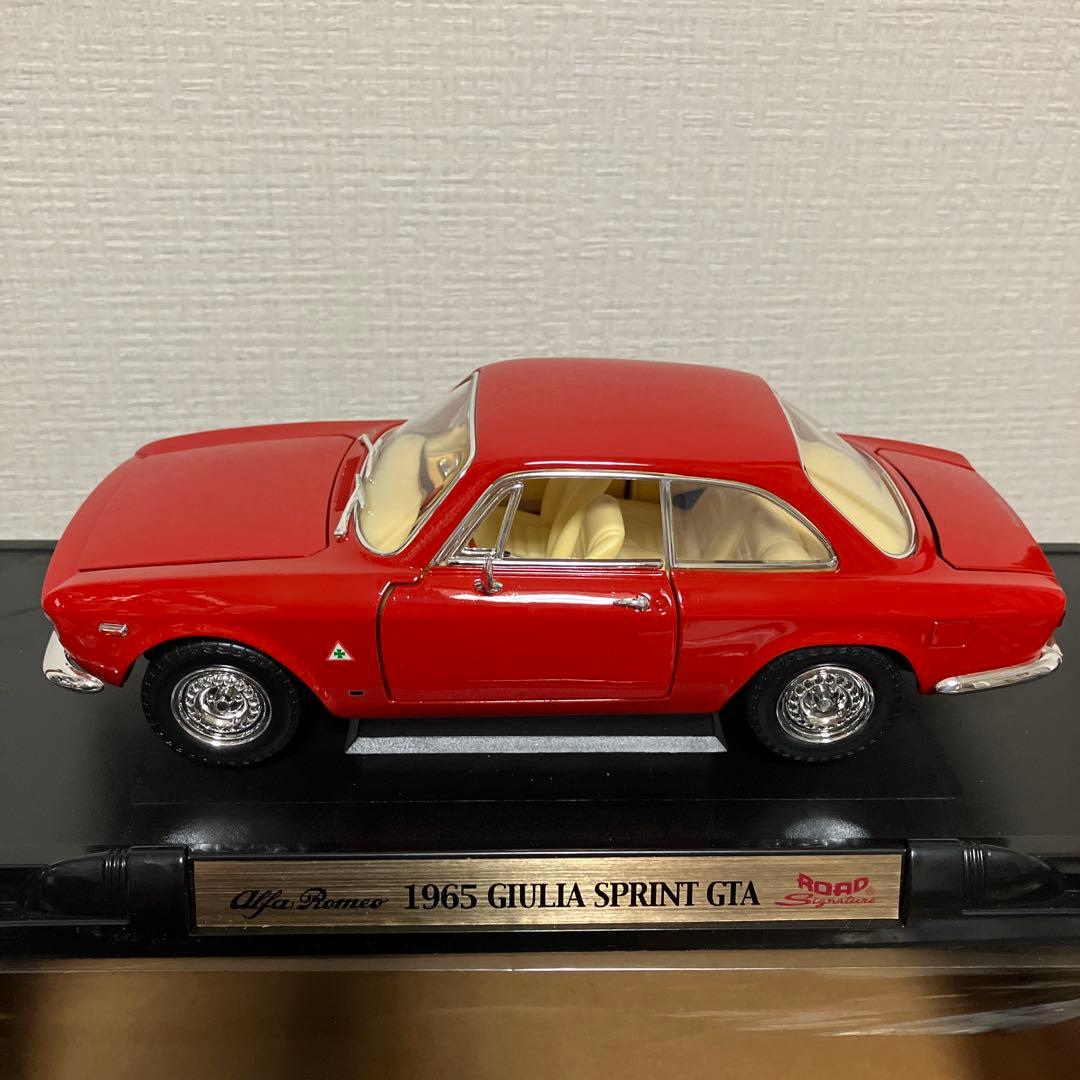 ミニカー 1965 ALFA ROMEO GIULIA SPRINT GTA 1/18