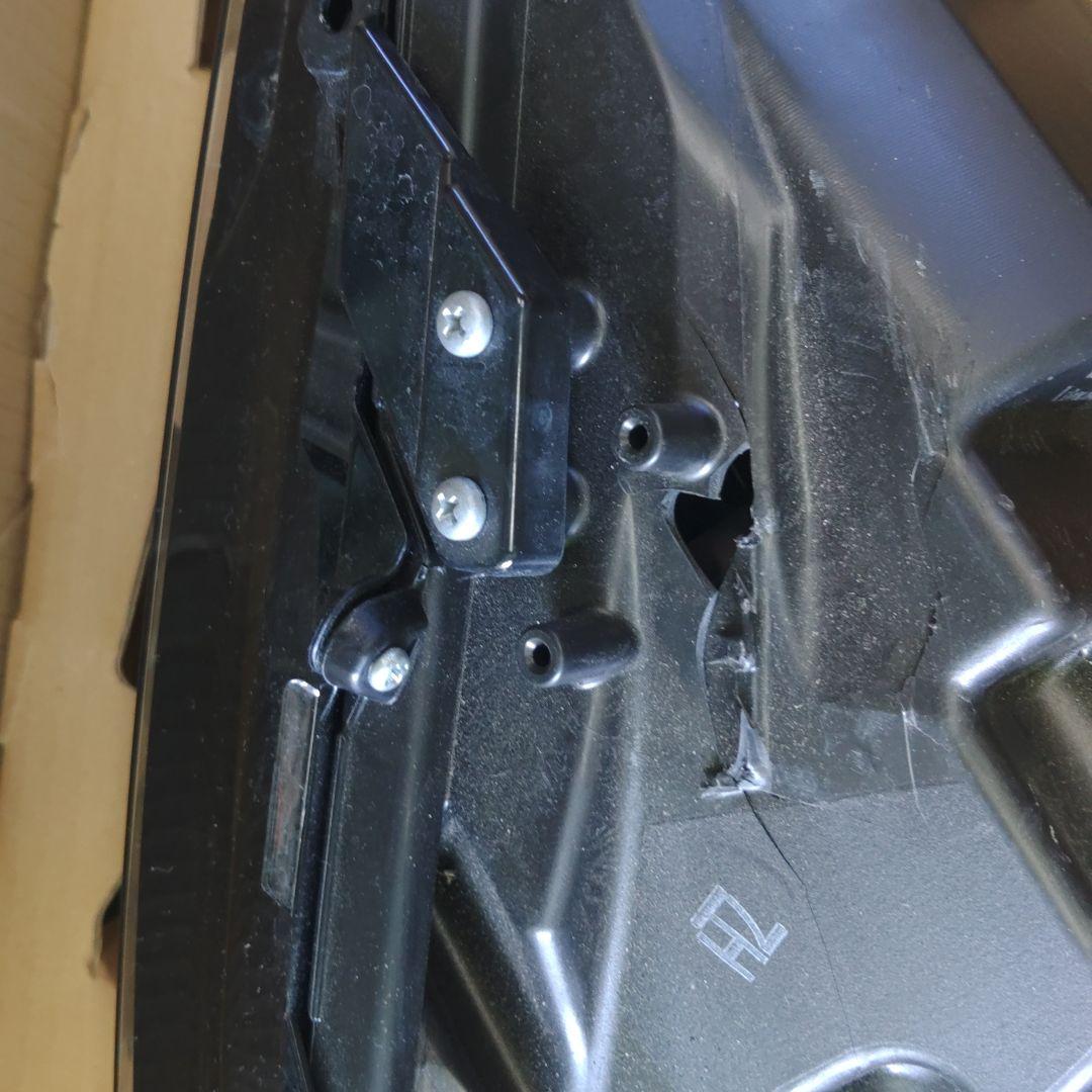 80ハリアーヘッドライト 左