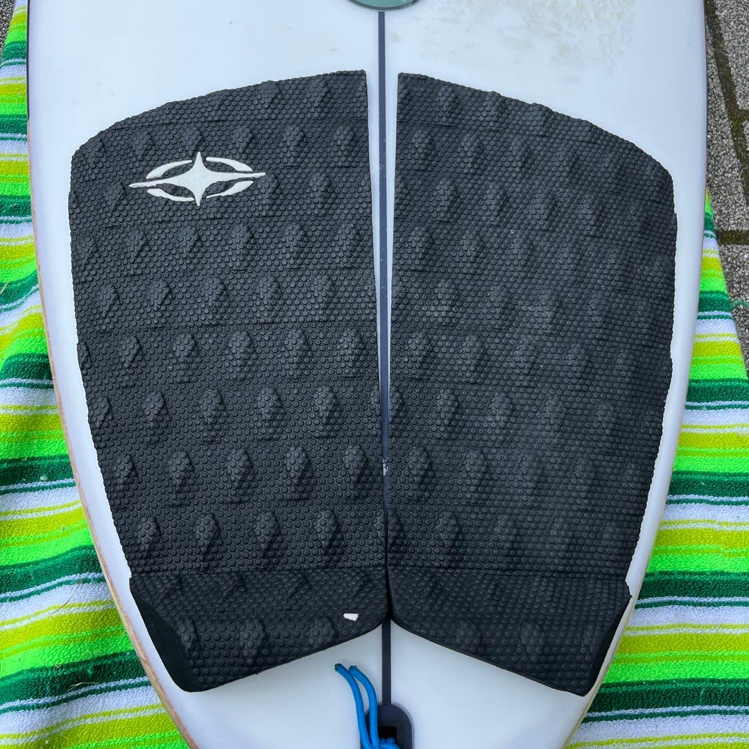 ※手渡し希望SUNDAY MACHADO ショートボード HELIUM