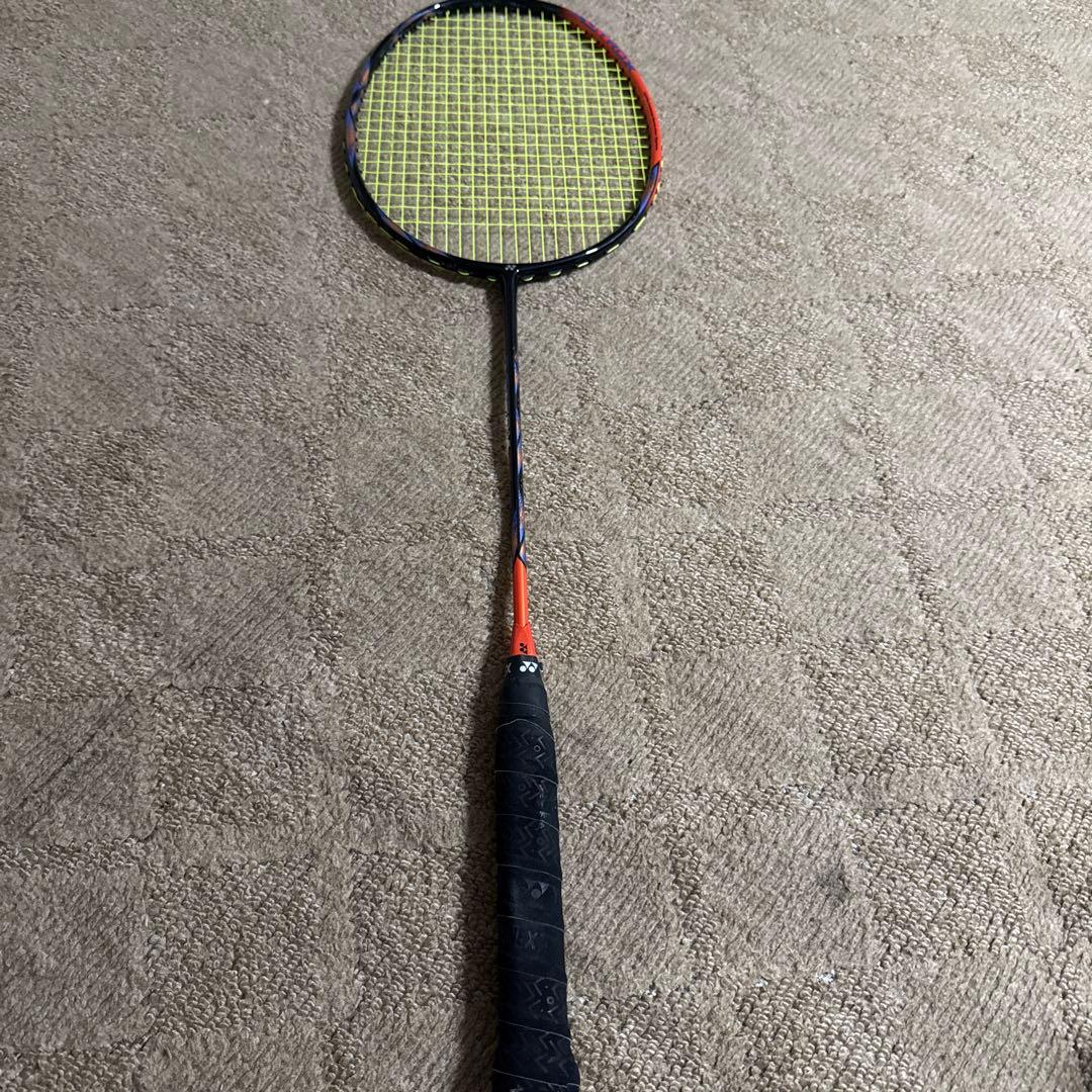 ✨美品✨ASTROX 77PRO バドミントンラケット ブラック/オレンジ