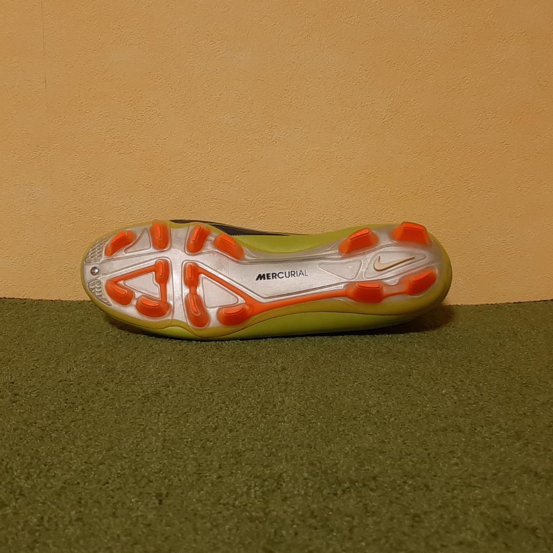 新品 サッカースパイク ナイキ マーキュリアル ミラクル HG 25.5cm